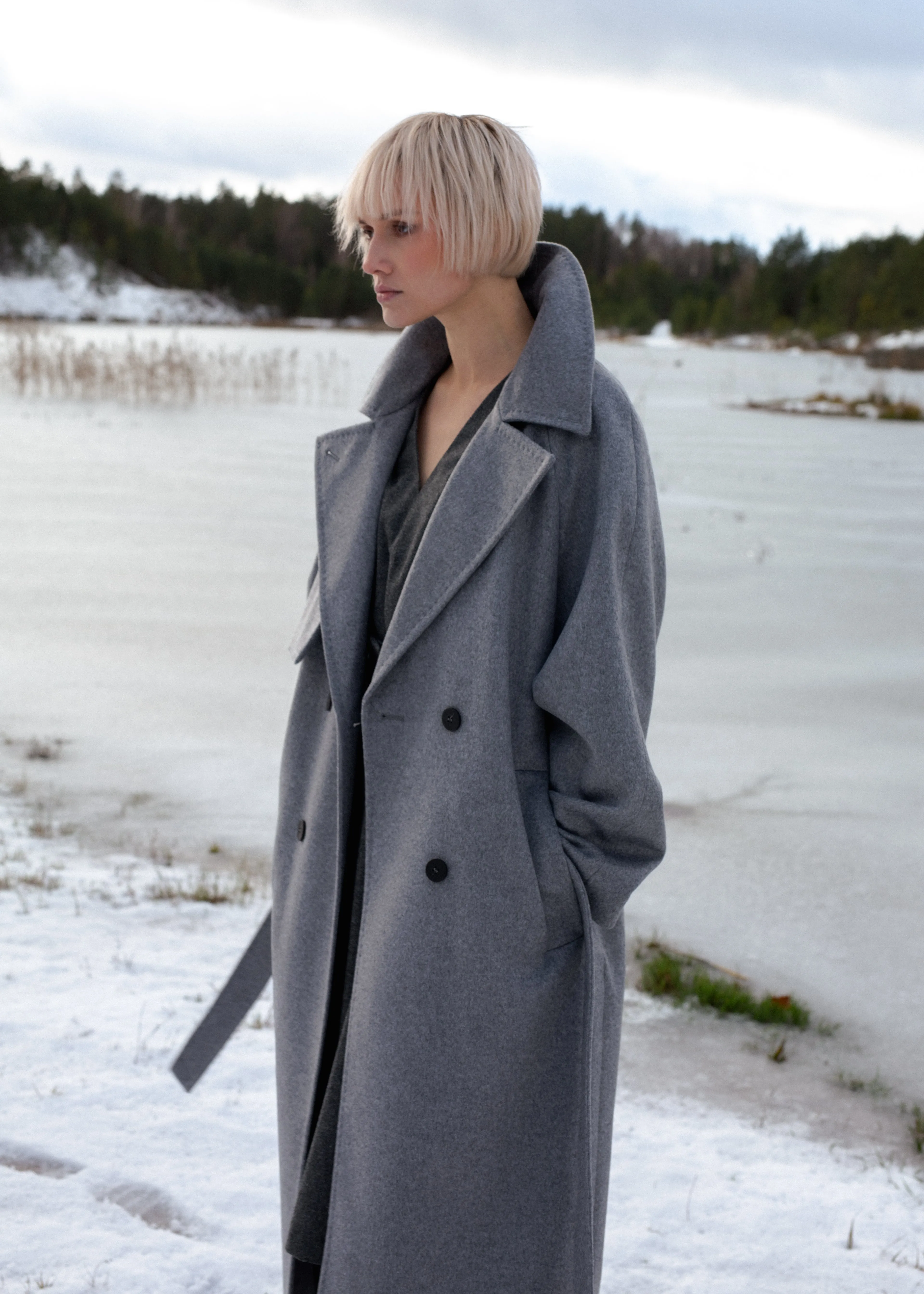 GREY DOUBLE-BREASTED COAT WITH BELT