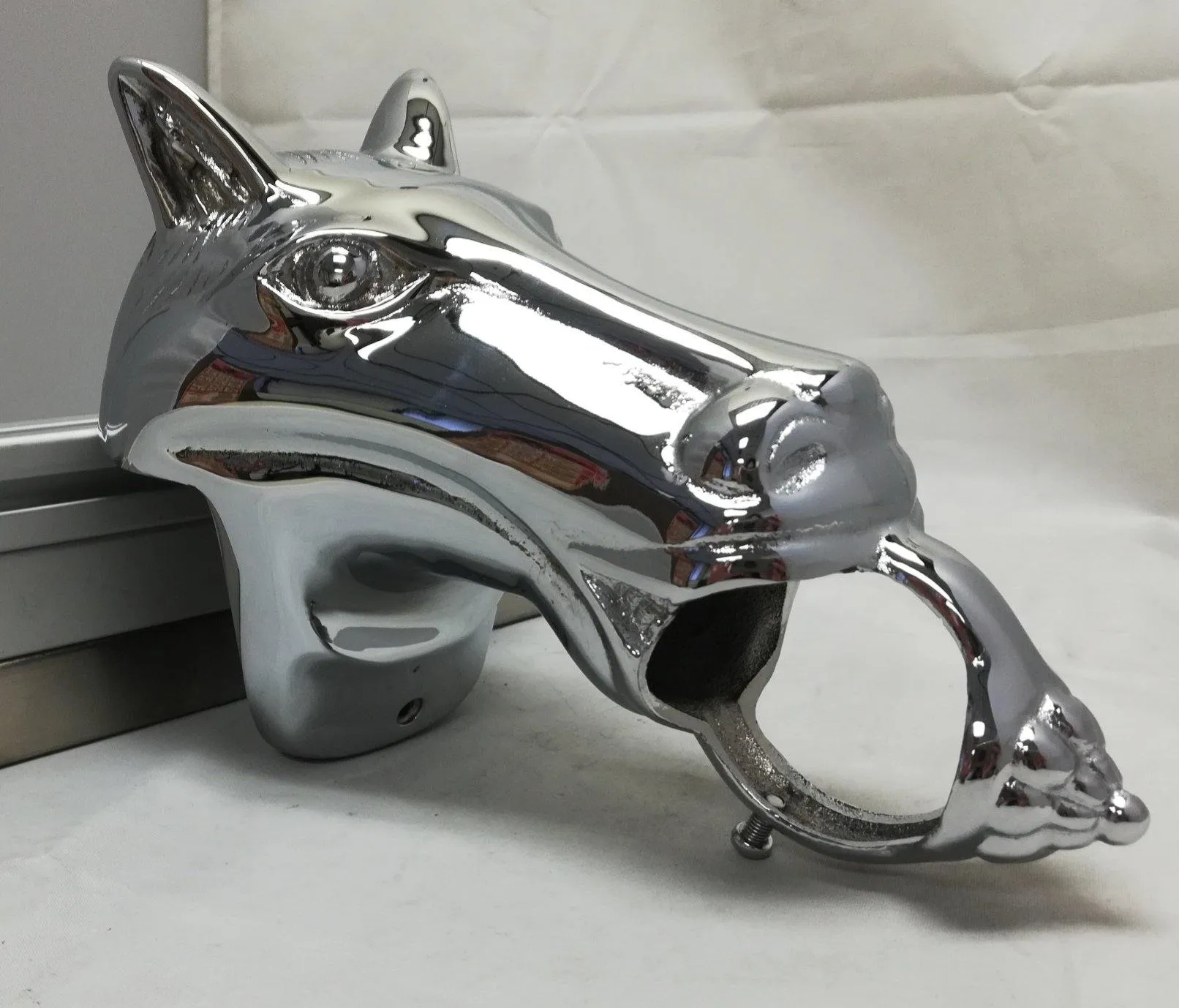 Horse Head Elbow Bracket