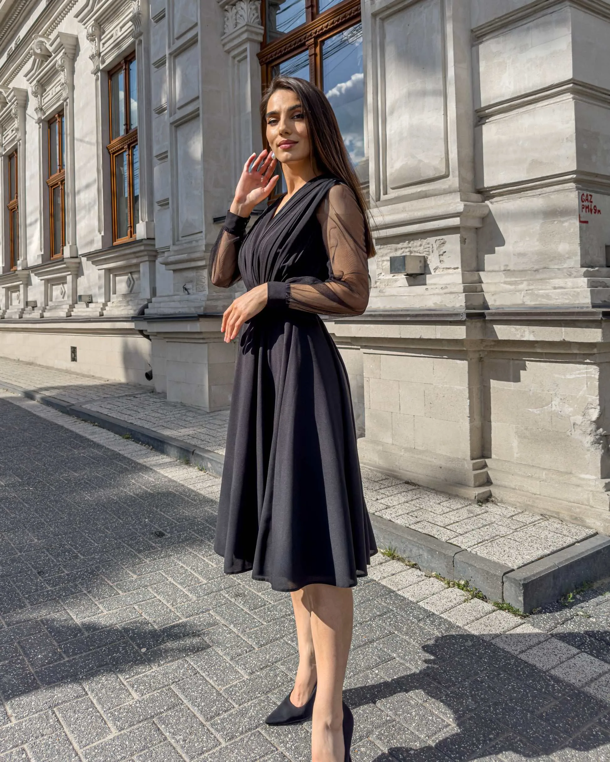 Rochie neagra cu maneci lungi