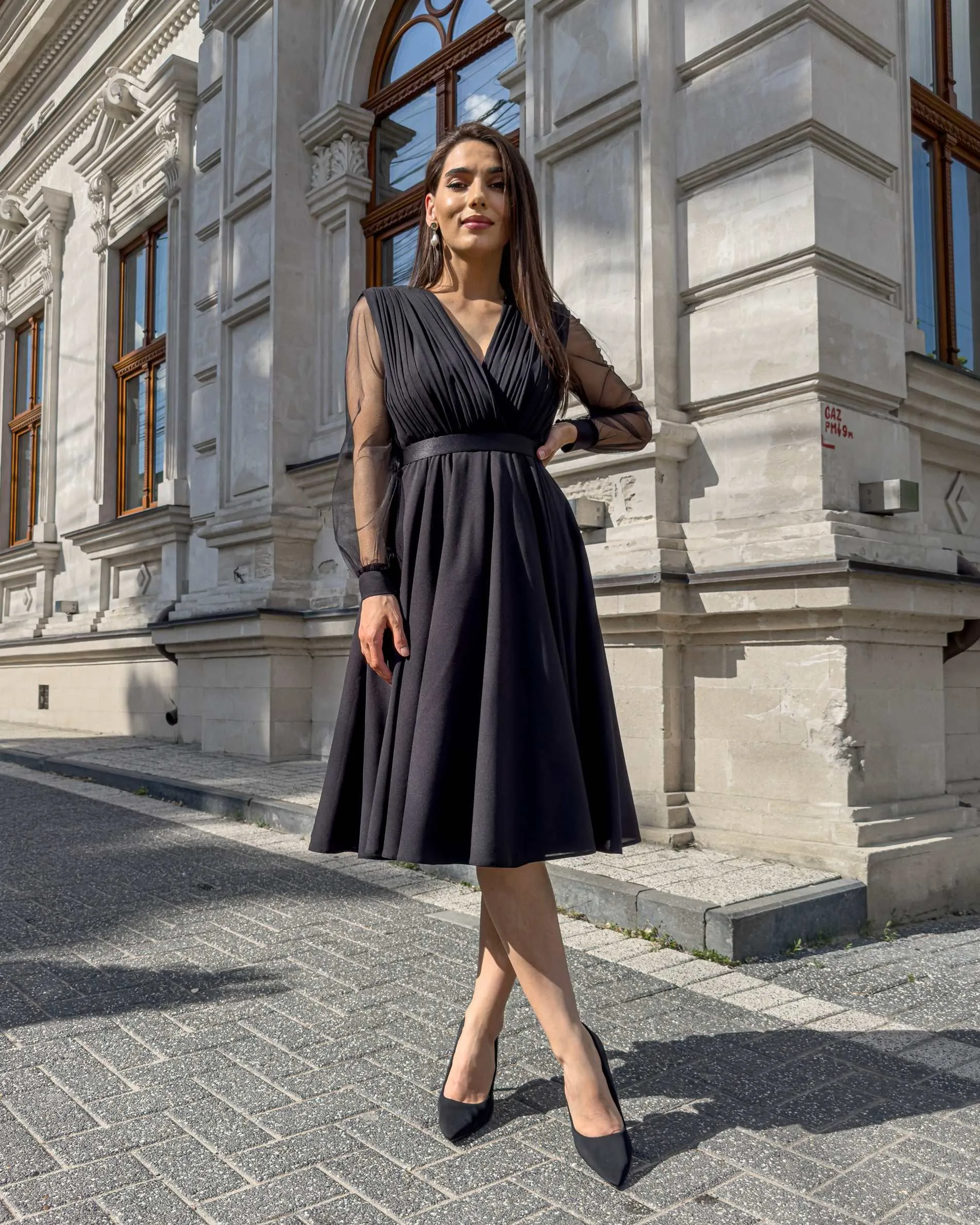 Rochie neagra cu maneci lungi