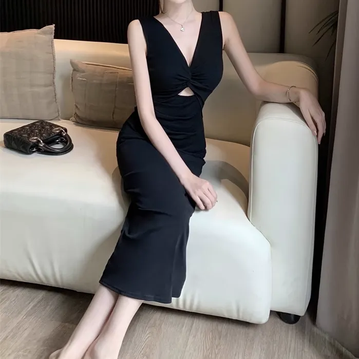 V-Neck Hollow Sleeveless Party Black Dress