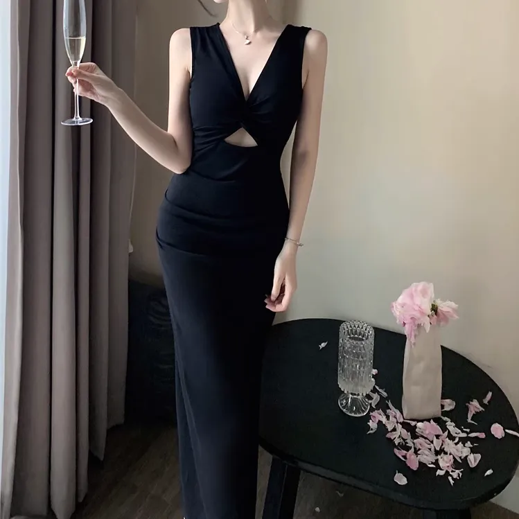 V-Neck Hollow Sleeveless Party Black Dress